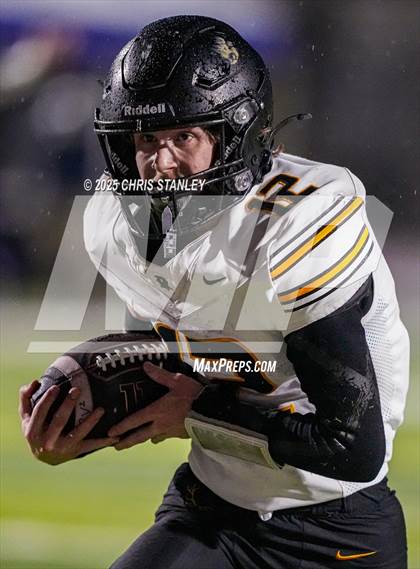 Thumbnail 3 in Round Valley @ Valley Christian (AIA 3A Semifinal) photogallery.