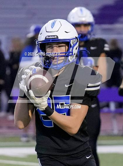 Thumbnail 2 in Round Valley @ Valley Christian (AIA 3A Semifinal) photogallery.