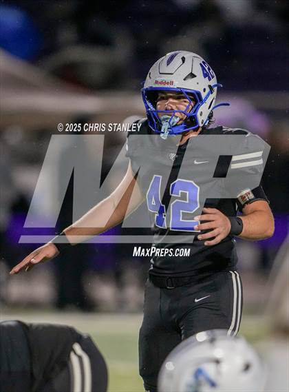 Thumbnail 1 in Round Valley @ Valley Christian (AIA 3A Semifinal) photogallery.