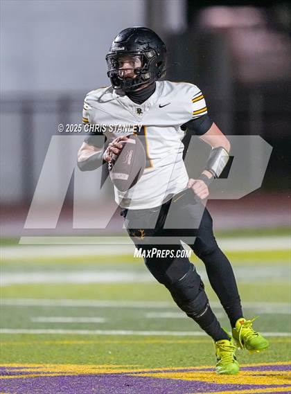 Thumbnail 1 in Round Valley @ Valley Christian (AIA 3A Semifinal) photogallery.