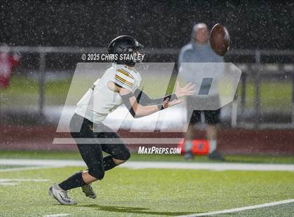 Thumbnail 3 in Round Valley @ Valley Christian (AIA 3A Semifinal) photogallery.