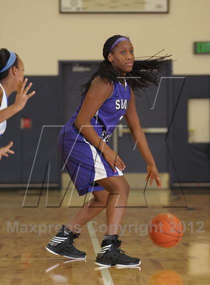 Thumbnail 1 in St. Mary's Academy vs. South Eugene (Nike Interstate Shootout) photogallery.