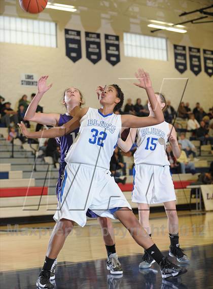 Thumbnail 3 in St. Mary's Academy vs. South Eugene (Nike Interstate Shootout) photogallery.