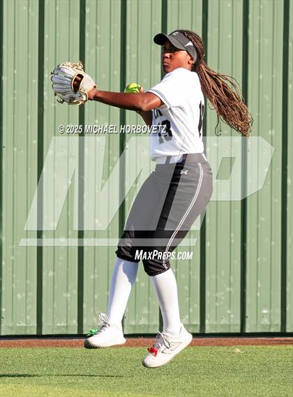Thumbnail 1 in Guyer vs. Forney (UIL 6A D2 Girls Softball State Semi-Final) photogallery.
