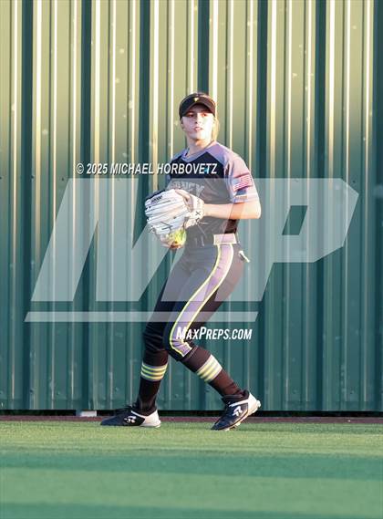 Thumbnail 2 in Guyer vs. Forney (UIL 6A D2 Girls Softball State Semi-Final) photogallery.