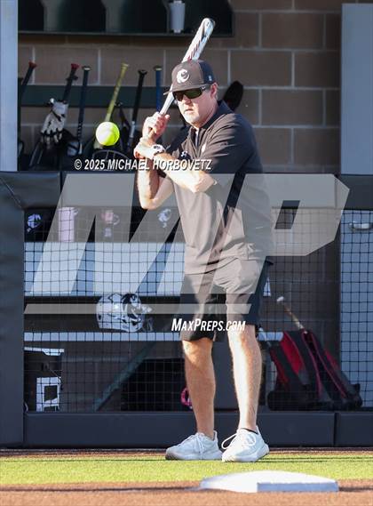 Thumbnail 2 in Guyer vs. Forney (UIL 6A D2 Girls Softball State Semi-Final) photogallery.