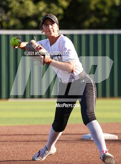 Thumbnail 1 in Guyer vs. Forney (UIL 6A D2 Girls Softball State Semi-Final) photogallery.