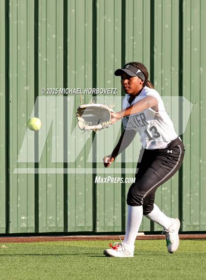 Thumbnail 3 in Guyer vs. Forney (UIL 6A D2 Girls Softball State Semi-Final) photogallery.