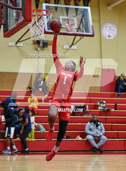 Thumbnail 1 in Regis Jesuit vs. Sacred Heart Cathedral Preparatory photogallery.