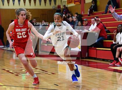 Thumbnail 2 in Regis Jesuit vs. Sacred Heart Cathedral Preparatory photogallery.