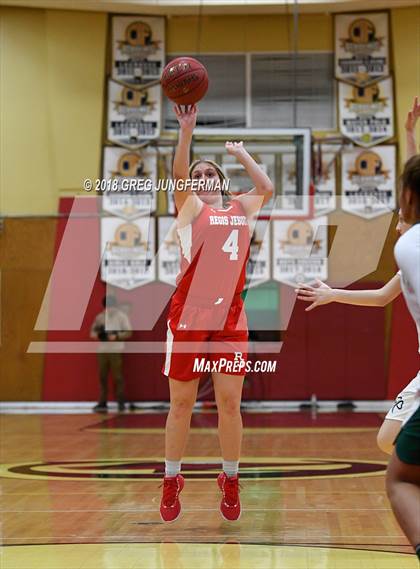 Thumbnail 2 in Regis Jesuit vs. Sacred Heart Cathedral Preparatory photogallery.