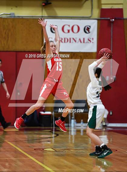 Thumbnail 1 in Regis Jesuit vs. Sacred Heart Cathedral Preparatory photogallery.