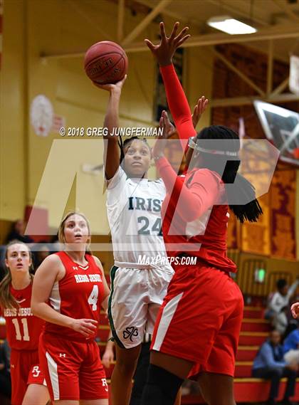 Thumbnail 2 in Regis Jesuit vs. Sacred Heart Cathedral Preparatory photogallery.