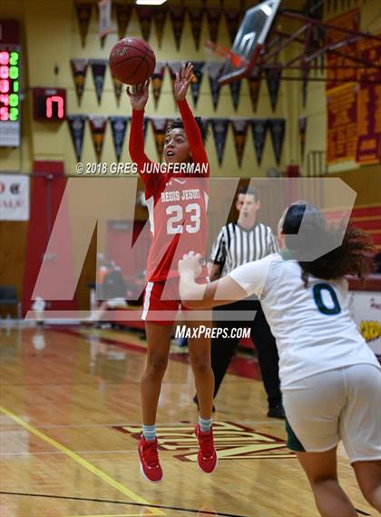 Thumbnail 1 in Regis Jesuit vs. Sacred Heart Cathedral Preparatory photogallery.