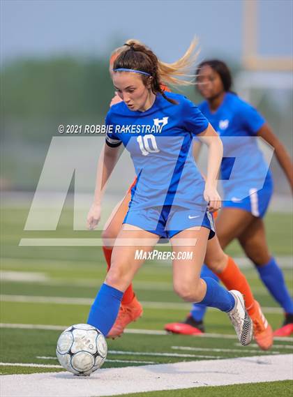 Thumbnail 3 in Celina @ Henderson (UIL 4A Region II Finals) photogallery.