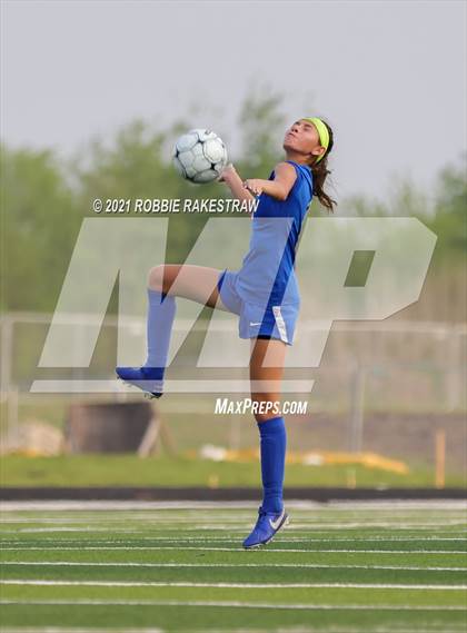 Thumbnail 3 in Celina @ Henderson (UIL 4A Region II Finals) photogallery.