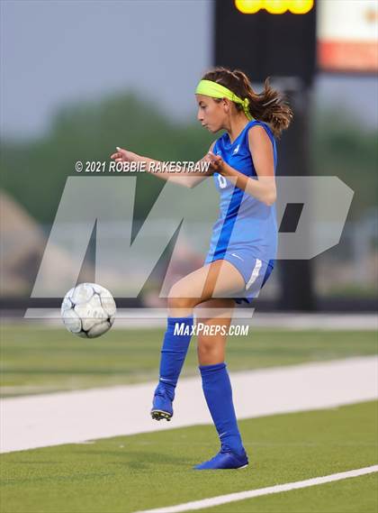 Thumbnail 1 in Celina @ Henderson (UIL 4A Region II Finals) photogallery.