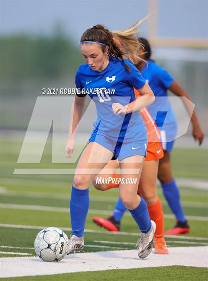 Thumbnail 1 in Celina @ Henderson (UIL 4A Region II Finals) photogallery.
