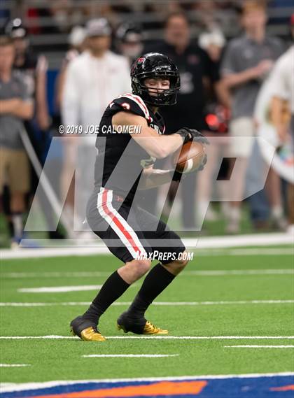 Thumbnail 3 in Judson vs Lake Travis (Class 6A Division I Quarterfinals) photogallery.