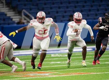 Thumbnail 2 in Judson vs Lake Travis (Class 6A Division I Quarterfinals) photogallery.