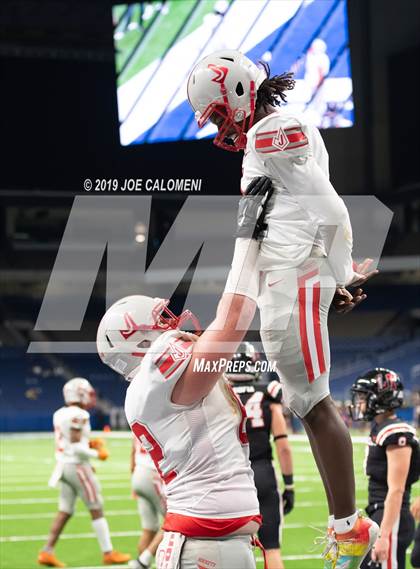 Thumbnail 3 in Judson vs Lake Travis (Class 6A Division I Quarterfinals) photogallery.