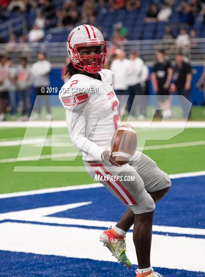 Thumbnail 3 in Judson vs Lake Travis (Class 6A Division I Quarterfinals) photogallery.