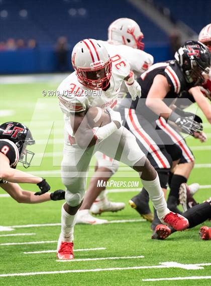 Thumbnail 2 in Judson vs Lake Travis (Class 6A Division I Quarterfinals) photogallery.