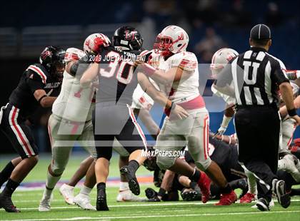 Thumbnail 3 in Judson vs Lake Travis (Class 6A Division I Quarterfinals) photogallery.