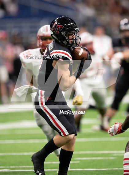 Thumbnail 3 in Judson vs Lake Travis (Class 6A Division I Quarterfinals) photogallery.