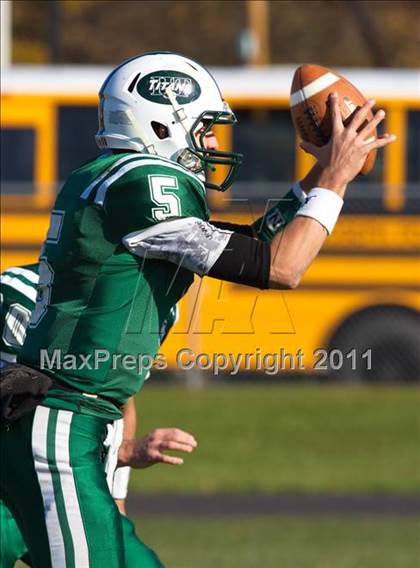 Thumbnail 3 in Kellenberg Memorial @ Holy Trinity (CHSFL Class AA Semifinal) photogallery.