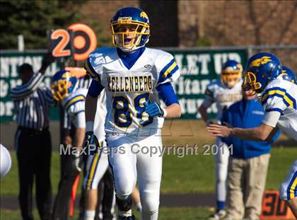 Thumbnail 3 in Kellenberg Memorial @ Holy Trinity (CHSFL Class AA Semifinal) photogallery.