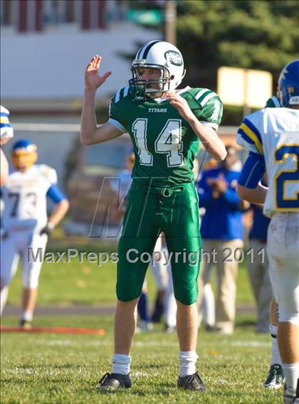 Thumbnail 3 in Kellenberg Memorial @ Holy Trinity (CHSFL Class AA Semifinal) photogallery.