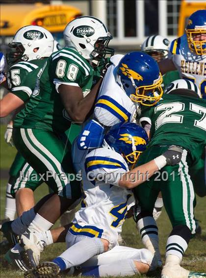 Thumbnail 3 in Kellenberg Memorial @ Holy Trinity (CHSFL Class AA Semifinal) photogallery.