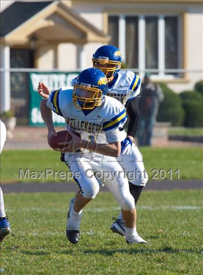Thumbnail 3 in Kellenberg Memorial @ Holy Trinity (CHSFL Class AA Semifinal) photogallery.