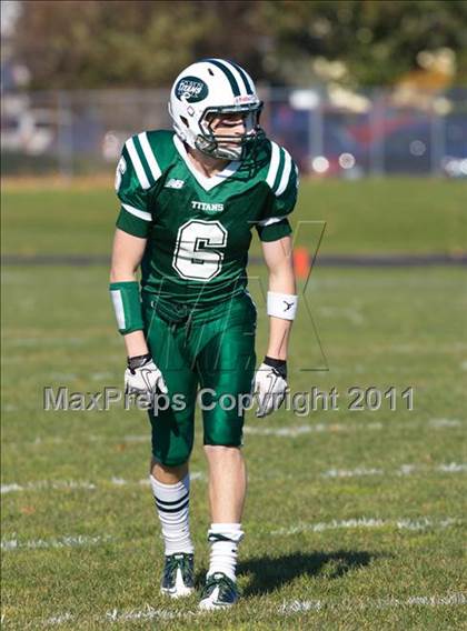 Thumbnail 3 in Kellenberg Memorial @ Holy Trinity (CHSFL Class AA Semifinal) photogallery.