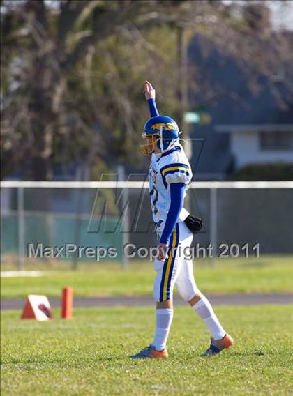 Thumbnail 3 in Kellenberg Memorial @ Holy Trinity (CHSFL Class AA Semifinal) photogallery.