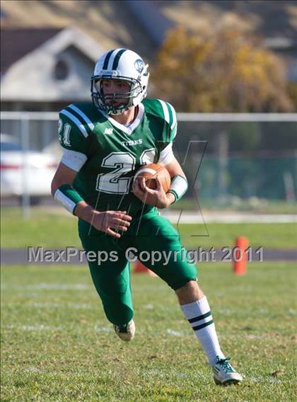 Thumbnail 3 in Kellenberg Memorial @ Holy Trinity (CHSFL Class AA Semifinal) photogallery.