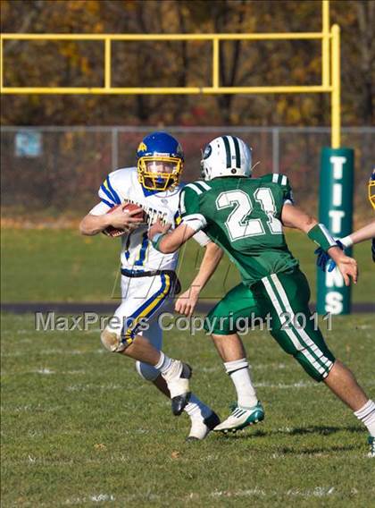Thumbnail 3 in Kellenberg Memorial @ Holy Trinity (CHSFL Class AA Semifinal) photogallery.