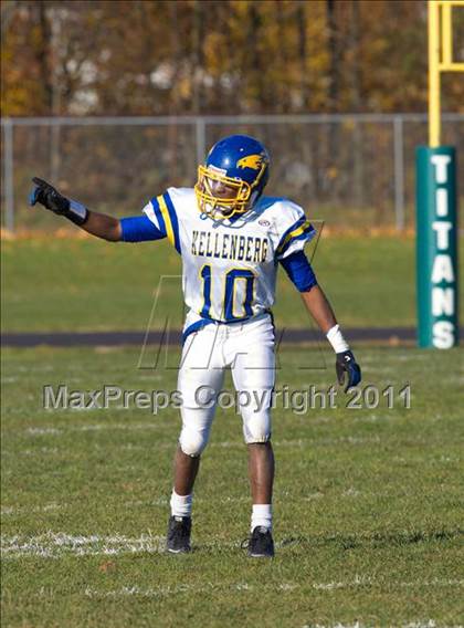 Thumbnail 2 in Kellenberg Memorial @ Holy Trinity (CHSFL Class AA Semifinal) photogallery.