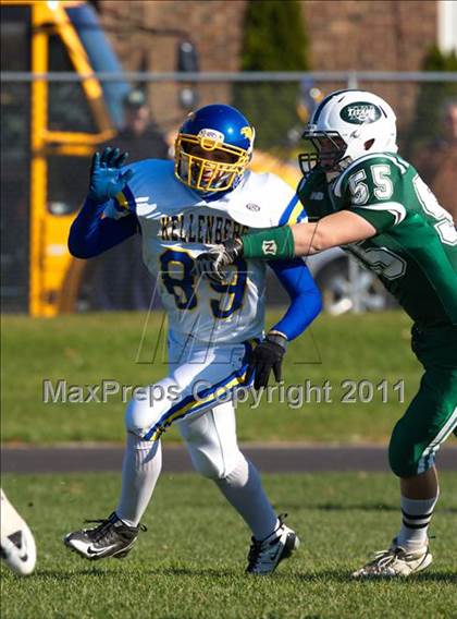 Thumbnail 3 in Kellenberg Memorial @ Holy Trinity (CHSFL Class AA Semifinal) photogallery.