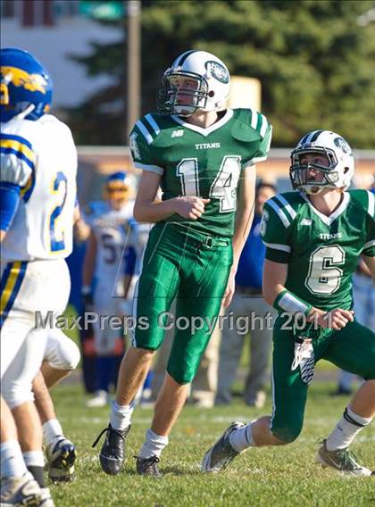 Thumbnail 2 in Kellenberg Memorial @ Holy Trinity (CHSFL Class AA Semifinal) photogallery.