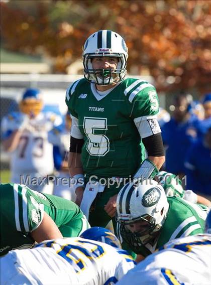 Thumbnail 1 in Kellenberg Memorial @ Holy Trinity (CHSFL Class AA Semifinal) photogallery.