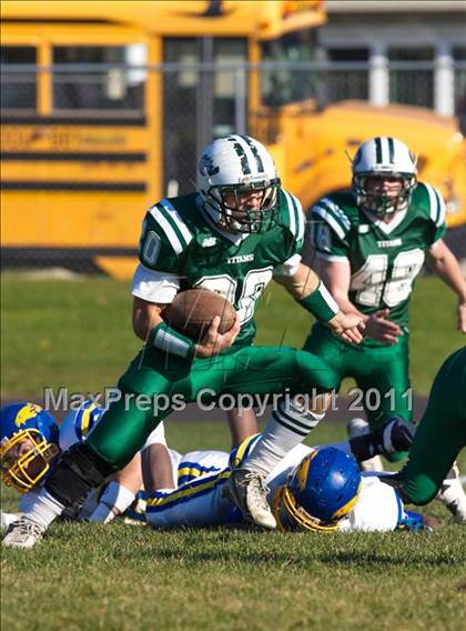 Thumbnail 2 in Kellenberg Memorial @ Holy Trinity (CHSFL Class AA Semifinal) photogallery.