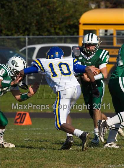 Thumbnail 1 in Kellenberg Memorial @ Holy Trinity (CHSFL Class AA Semifinal) photogallery.