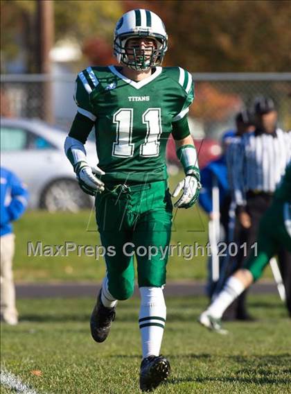 Thumbnail 2 in Kellenberg Memorial @ Holy Trinity (CHSFL Class AA Semifinal) photogallery.