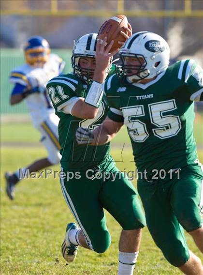 Thumbnail 1 in Kellenberg Memorial @ Holy Trinity (CHSFL Class AA Semifinal) photogallery.