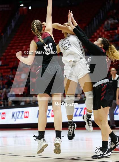 Thumbnail 1 in Mountain View vs. Highland (UHSAA 5A Semifinal) photogallery.