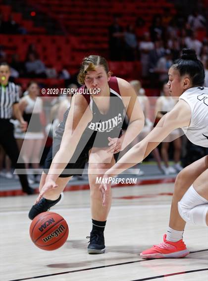 Thumbnail 3 in Mountain View vs. Highland (UHSAA 5A Semifinal) photogallery.