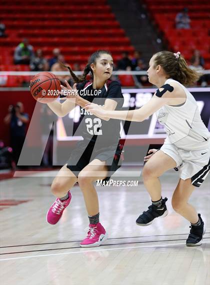 Thumbnail 3 in Mountain View vs. Highland (UHSAA 5A Semifinal) photogallery.