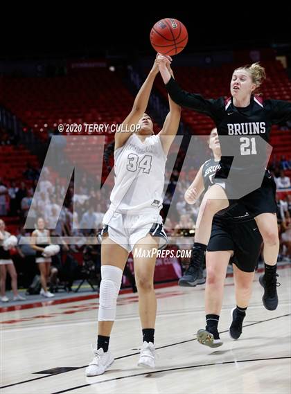 Thumbnail 3 in Mountain View vs. Highland (UHSAA 5A Semifinal) photogallery.